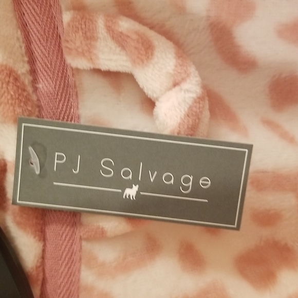 💕PJ SALVAGE💕 Robe ~ Blush Pink Animal Print Medium M NWL - Picture 8 of 11
